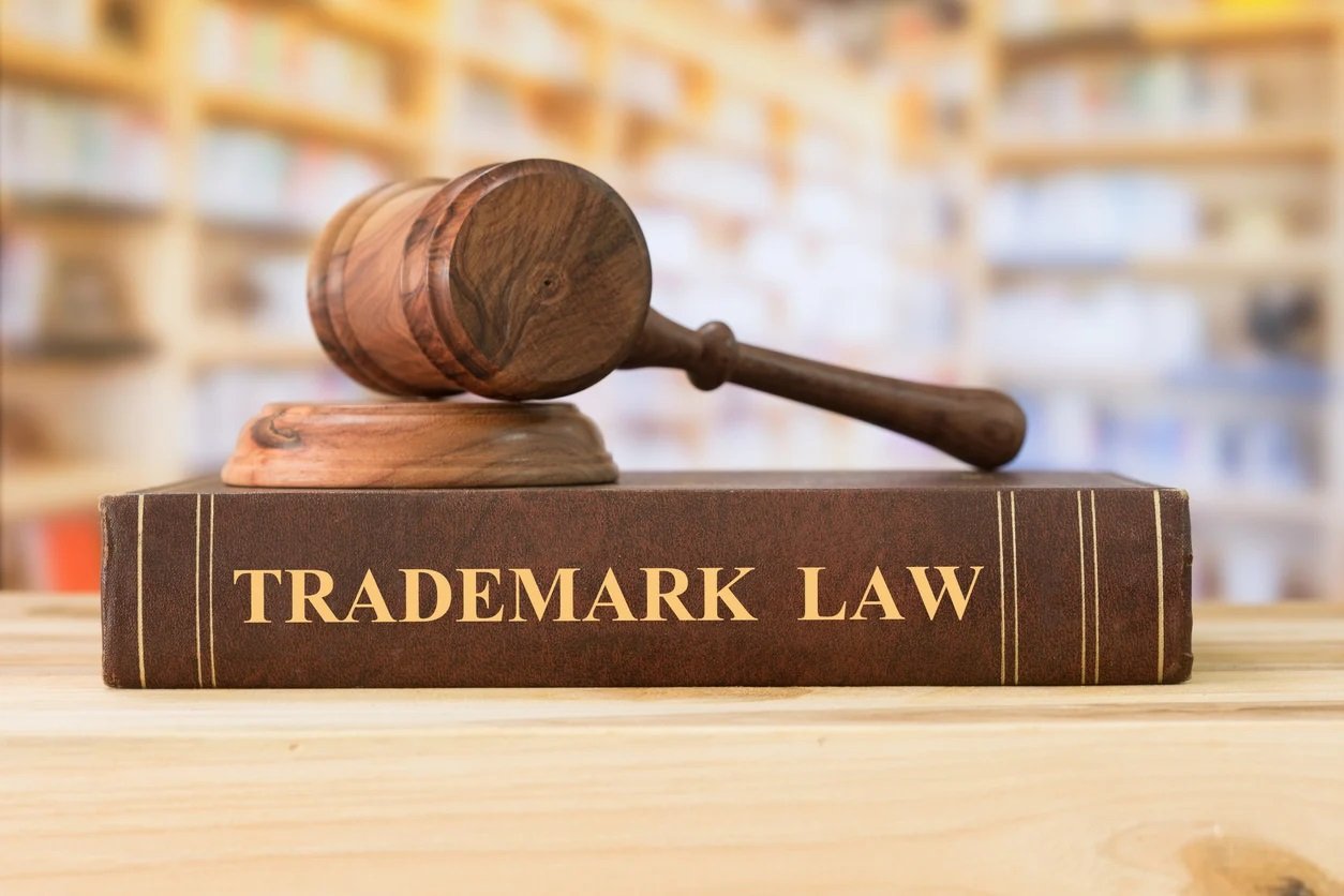 TM, SM and ®: Which Symbol Can You Legally Use?